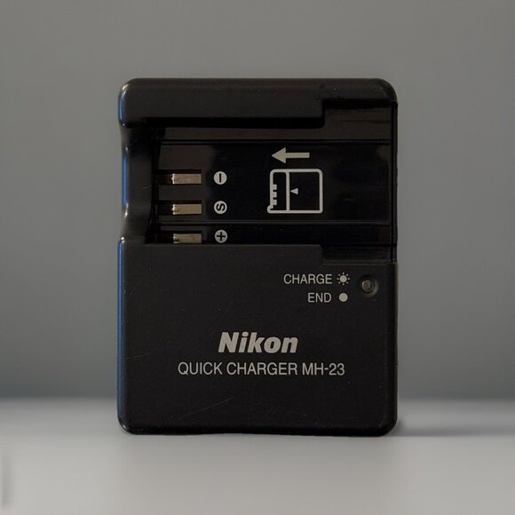 Nikon MH-23 + OEM Quick Charger For EN-EL9 Battery D40x D60 D40 D5000 Authentic - Picture 1 of 8